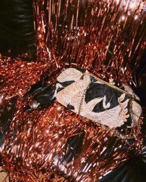 ONE HUNDRED STARS QUILTED VELVET KISS LOCK BAG CRANE BLACK