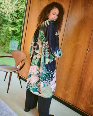 ONE HUNDRED STARS VELVET GRANDE CRANE EMERALD