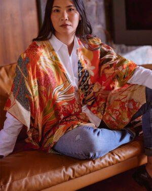 ONE HUNDRED STARS THROWOVER FANS SCARLET